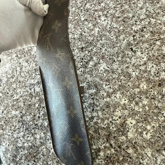 Louis Vuitton Monogram Etui a Lunettes Rabat Eyeglass Case - Picture 14 of 17